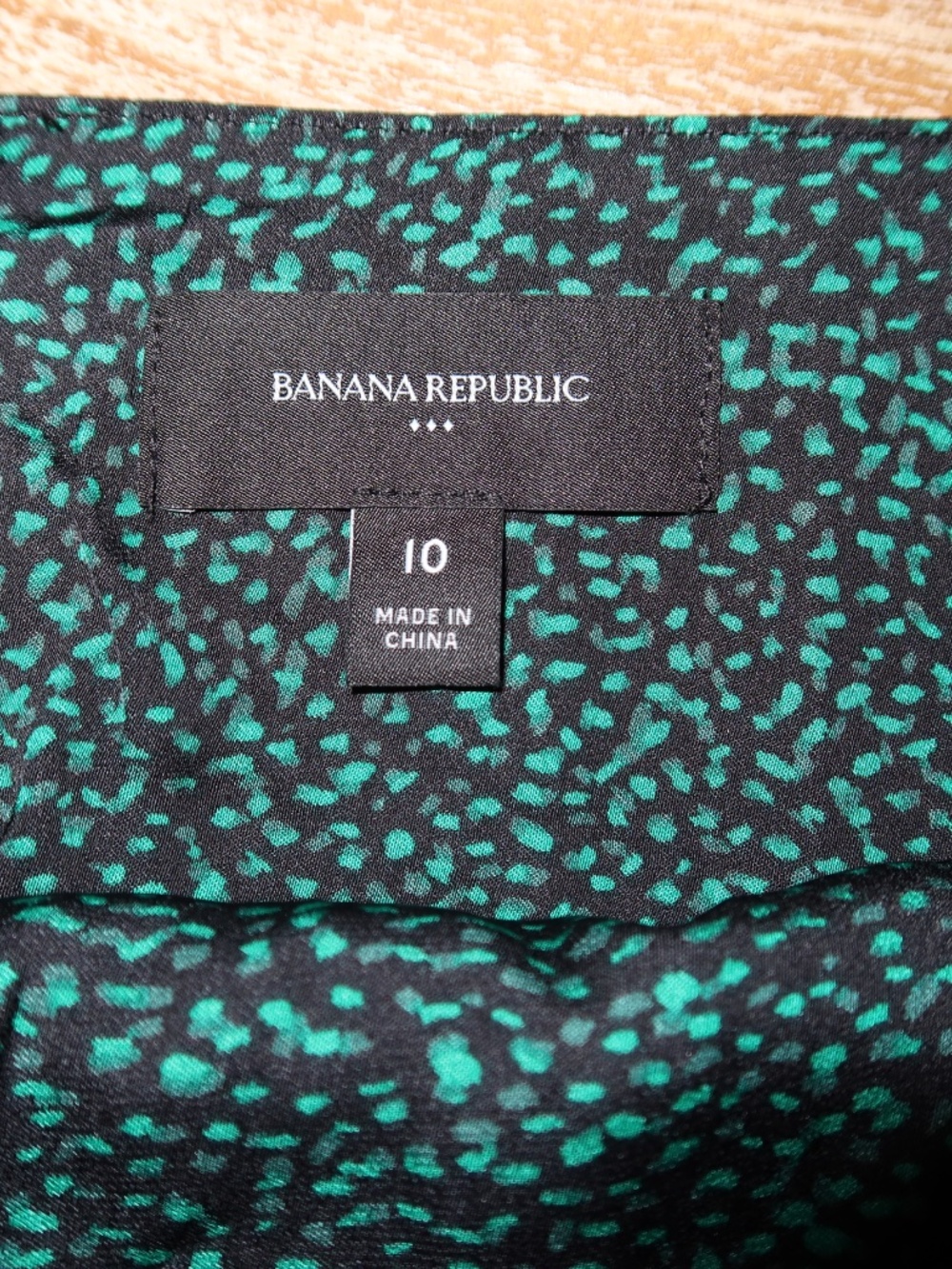 Banana Republic Green and Black Polka Dotted A line Mini Skirt Size 10 - Picture 2 of 7